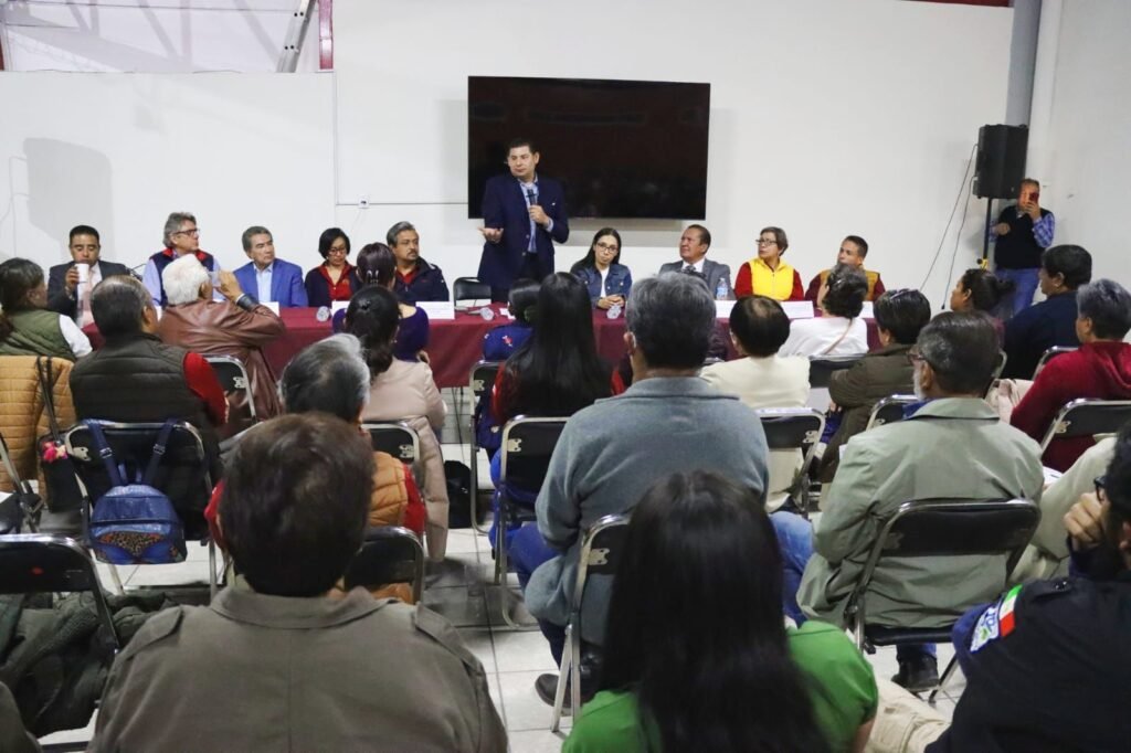 Senador Alejandro Armenta Presento El Libro De Su Autor A La Pandemia