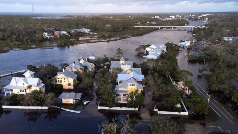 #VIDEOS: Helene toca tierra en Florida como un devastador huracán categoría 4; las inundaciones son catastróficas