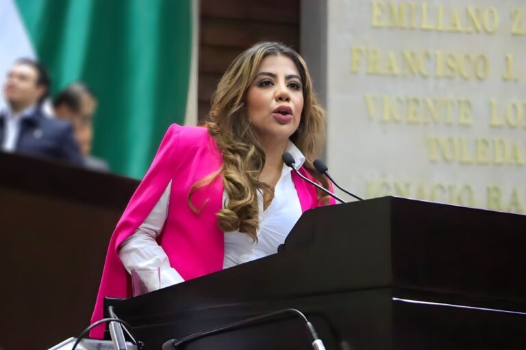 Valida Alejandro Moreno elección de Lorena Piñon en Veracruz