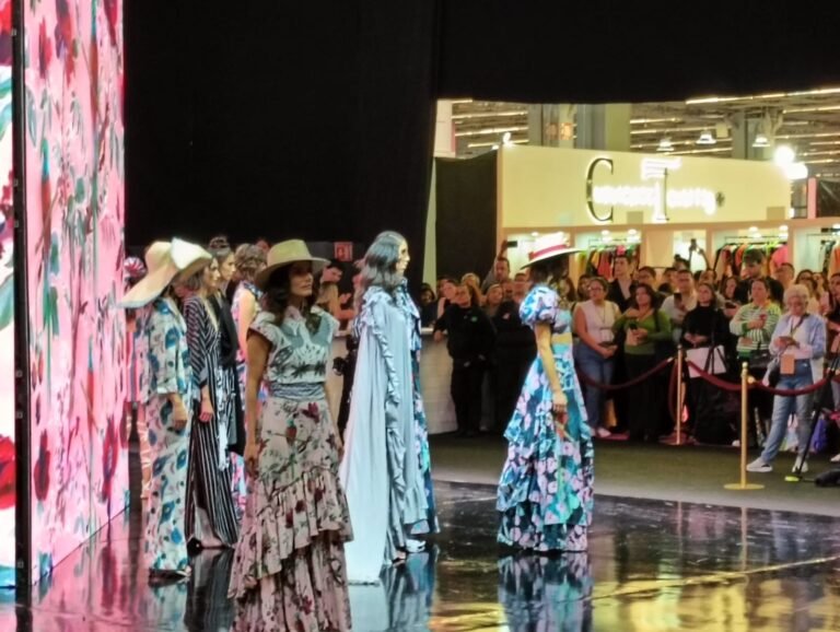 “Quetzal Viajero” propuesta de Regina Dondé que deslumbra en Intermoda 82