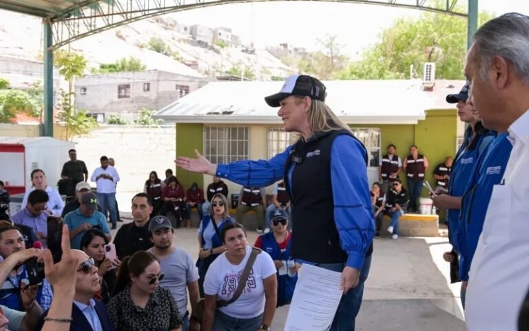 Maru Campos respalda a juarenses; coordina entrega de apoyos a damnificados por lluvias
