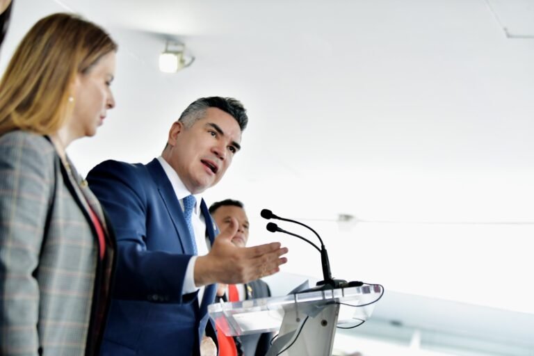 Torpeza e incapacidad del gobierno de Morena para generar diálogo provocó crisis con EU: Alejandro Moreno
