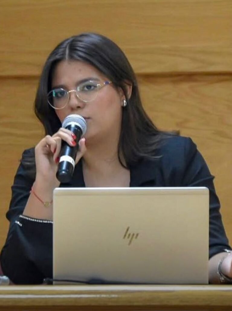 Acudirá docente de la Universidad de Chihuahua a capacitación sobre conflictos armados