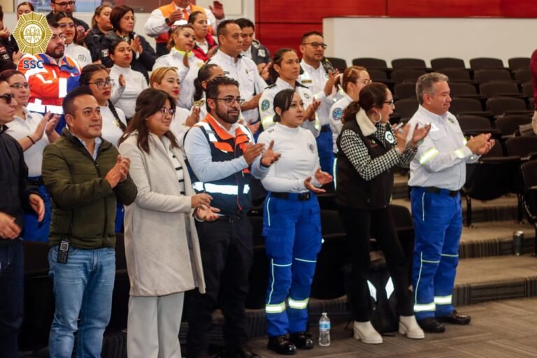 Paramédicos Héroes Salvando Vidas