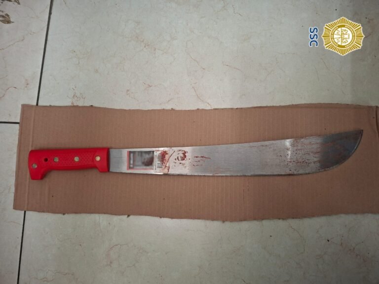 Pelea de vecinos deja como saldo un hombre lesionado, al ser atacado a machetazos en calles de Azcapotzalco