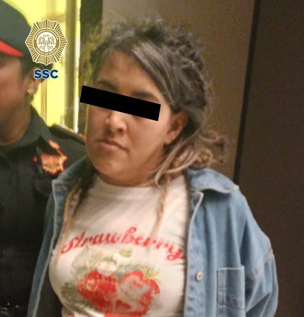 Detienen a farderas luego de querer sacar ropa sin pagar de centro comercial; botín haciende a más de 20 mil pesos