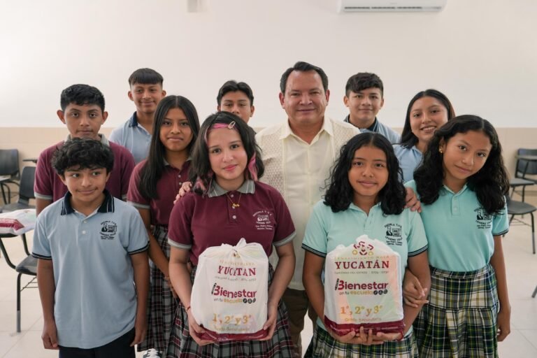 Gobierno del Renacimiento Maya transforma escuelas de Yucatán