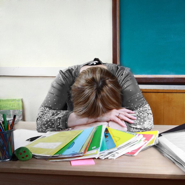 En México al menos 3 de cada 10 docentes, en riesgo de padecer “burnout”