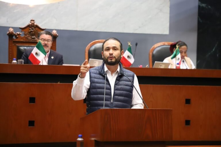 Propone diputado audiencias públicas obligatorias en ayuntamientos y regular franeleros en Acapulco y Chilpancingo