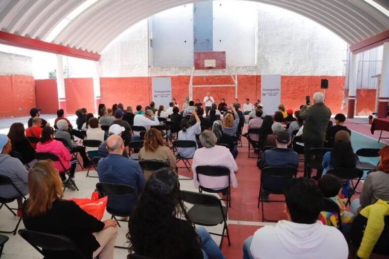 Encabeza Raciel Pérez Cruz apoyos a familias afectadas por explosión en la unidad habitacional Tlalcalli