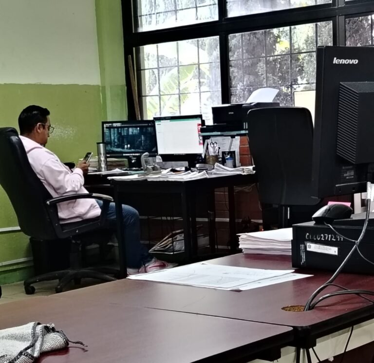 Denuncian acoso y arbitrariedades de la directora del Cobaem Chimalhuacán II