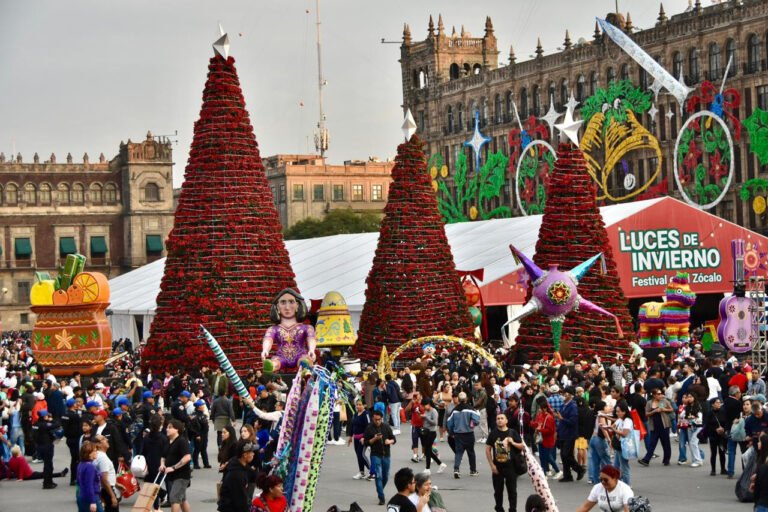 Finaliza Luces de Invierno en el Zócalo; 1.5 millones de asistentes en 16 días