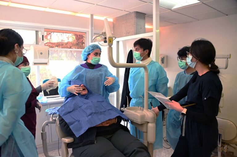 Facultad de Odontología diagnostica enfermedades bucales a distancia