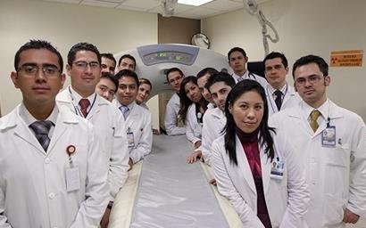 IMSS forma cada año a más de 100 mil profesionales de la salud en México