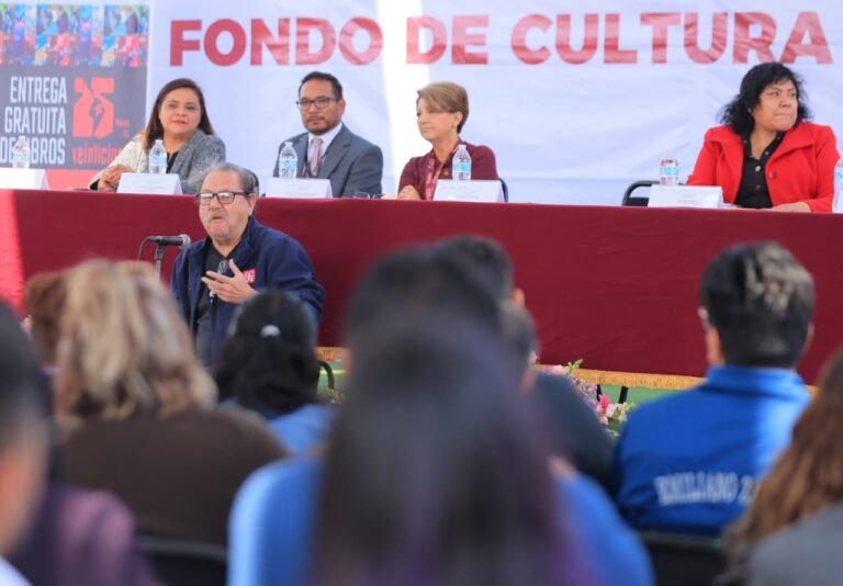 Gobierno de Ecatepec y FCE entregan más de 12 mil libros en escuelas del municipio