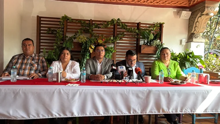 Denuncian que alcalde de Amacuzac se apoya del crimen organizado ante sus presuntos desvíos millonarios