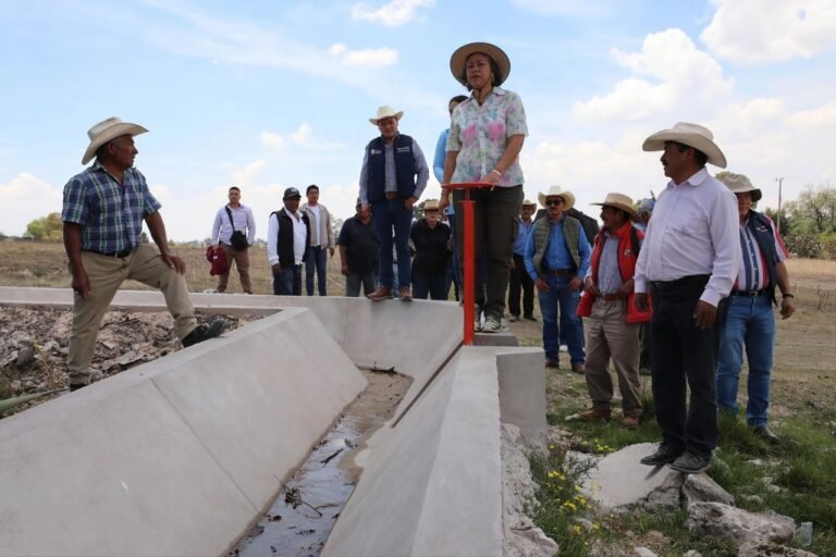 Supervisa Gobierno de Delfina Gómez obras para facilitar el acceso y almacenamiento de agua para uso agrícola en Aculco, Edomex