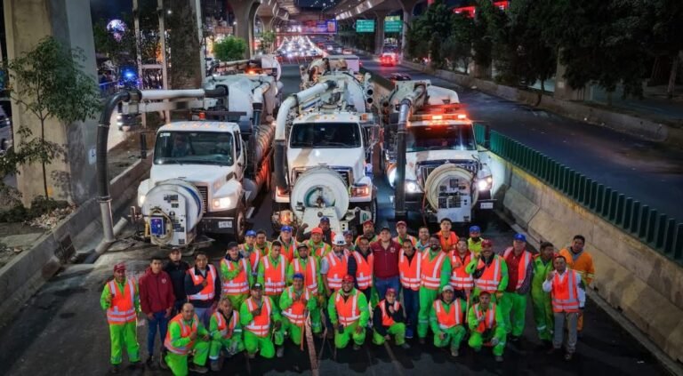 Avanza gobierno de Naucalpan en desasolve y reparaciones nocturnas en periférico norte