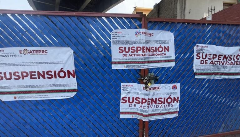 Desmantelan negocios ilegales instalados en derechos de vía federal en Ecatepec, Edomex