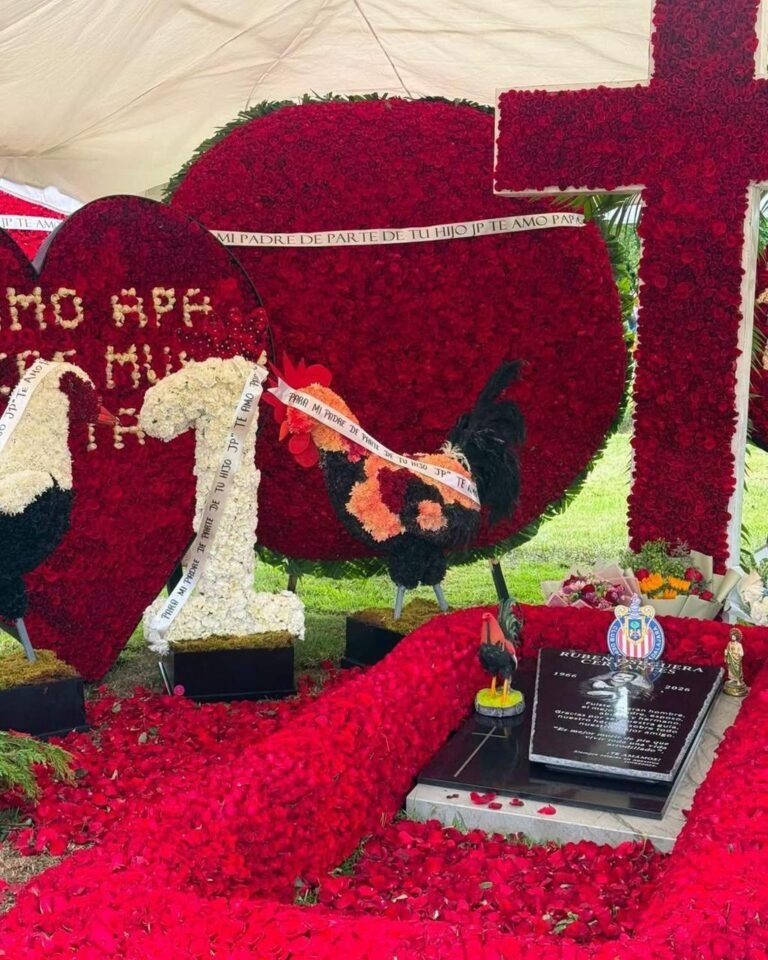 Llenan de flores la tumba de El Mencho con mensajes del nuevo sucesor del CJNG