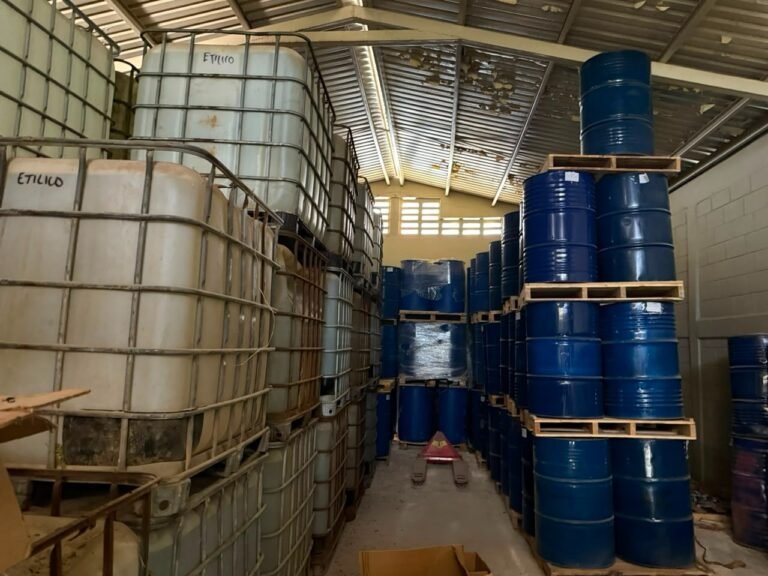 Decomiso histórico: Inteligencia militar lleva al deocomiso de 24 mil litros de metanfetamína liquida, en Sinaloa