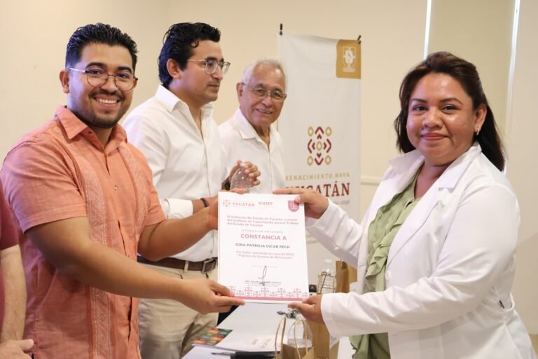 Icatey y Comunidad Visión Express entregan lentes gratuitos y certifican a especialistas en salud visual