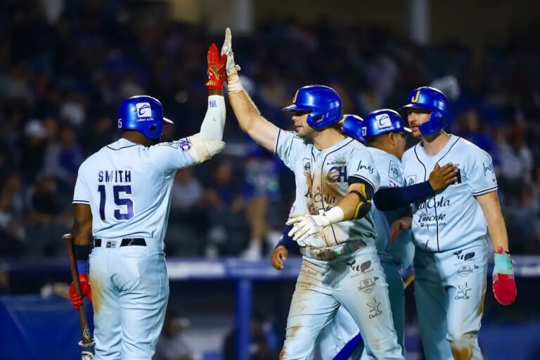 Charros de Jalisco apalea a Sultanes 15-5 y asegura su boleto a las Series de Zona en la LMB