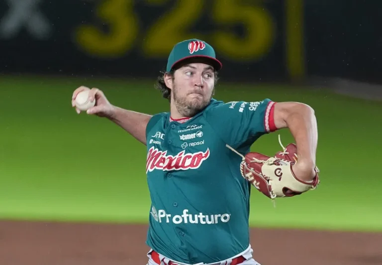 Trevor Bauer comanda triunfo de Diablos Rojos 11-5 sobre Pericos y manda la serie de vuelta a la Ciudad de México