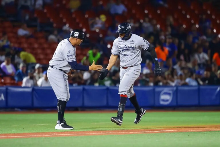 Sultanes de Monterrey vence a Charros de Jalisco y pone la serie 3-0