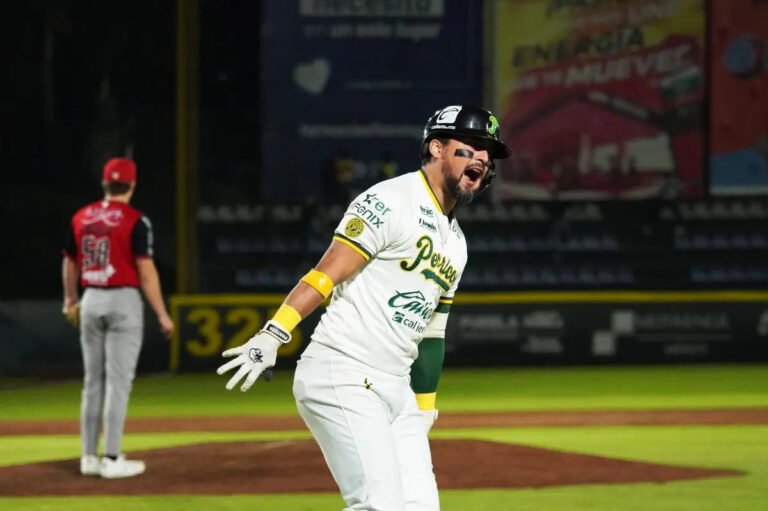 Samar Leyva conecta cuadrangular y guía a Pericos a la victoria sobre Piratas