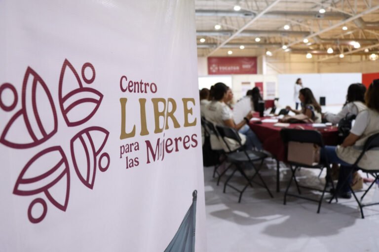 Capacitan a 200 servidoras públicas para fortalecer la atención a la salud sexual de las mujeres en Yucatán