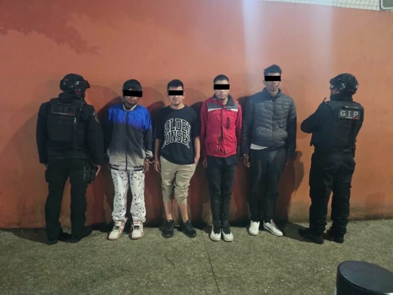 Detienen a narcomenudistas en Tlalnepantla, Edomex