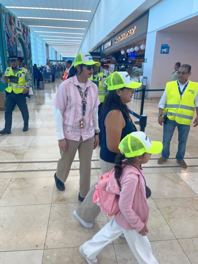 Aeropuerto de Mérida realiza simulacro de evacuación por sismo