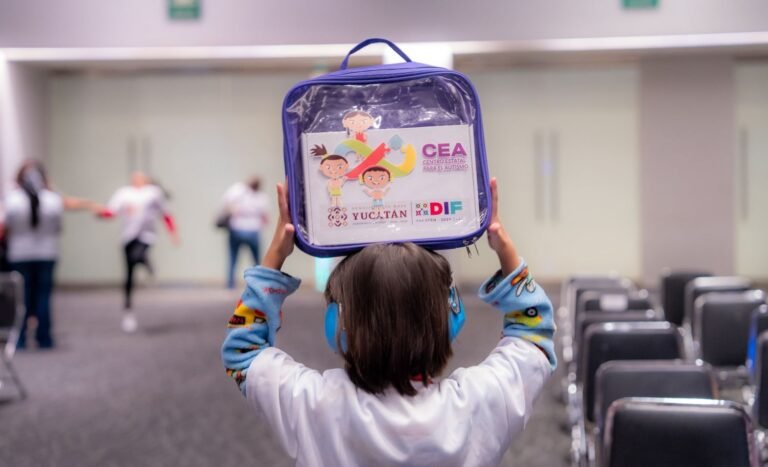 DIF Yucatán entrega apoyos sensoriales a niñas y niños con autismo