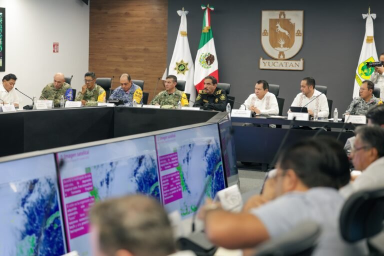Suspende clases y labores no esenciales en municipios costeros de Yucatán  ante la tormenta tropical Isaías