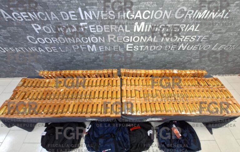 FGR asegura 94.5 litros de presunta cocaína ocultos en botellas