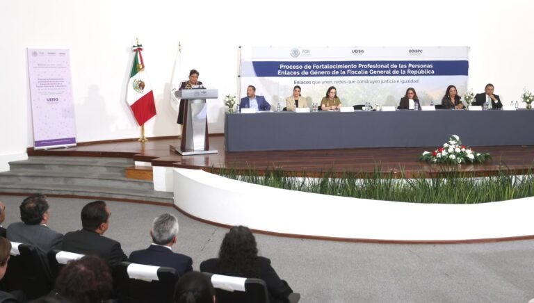Ernestina Godoy fortalece la red de enlaces de género de la FGR en las 32 entidades