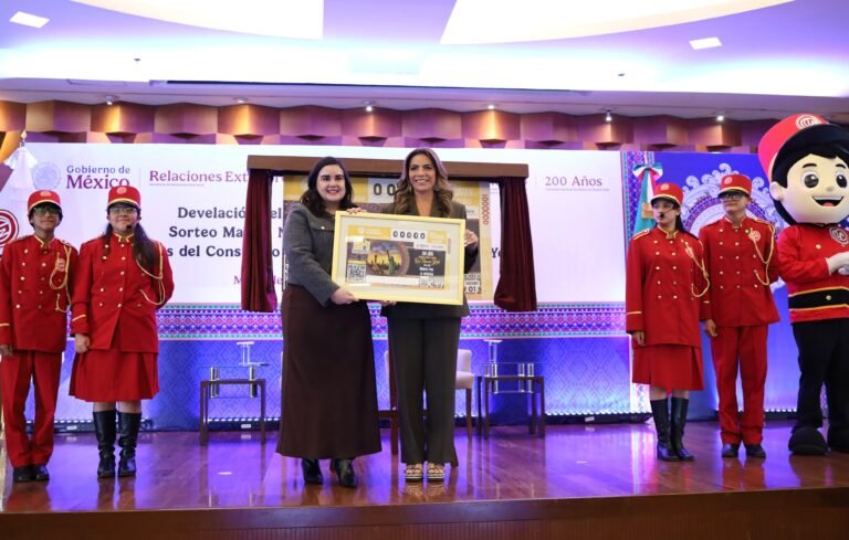 Develan billete por 200 años del Consulado de México en Nueva York